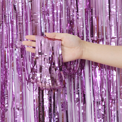 Cortina de borde de fiesta púrpura con diseño moderno para decoración de eventos vibrantes